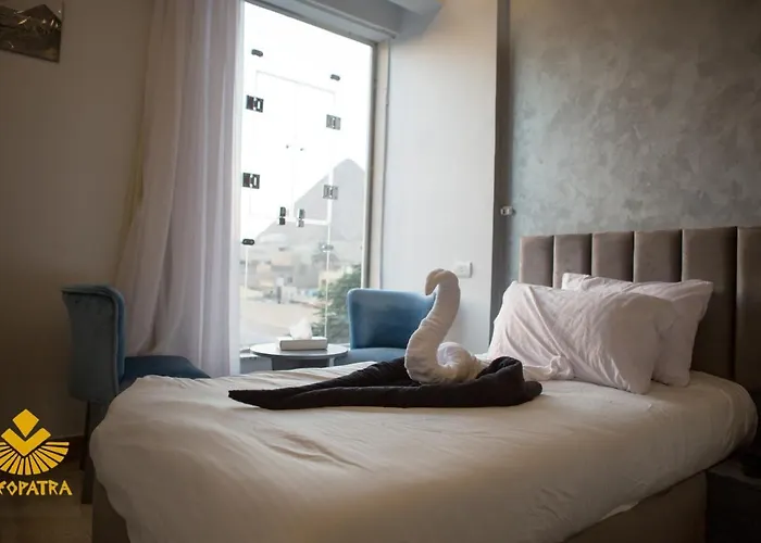 Cleopatra Pyramids View Hotel